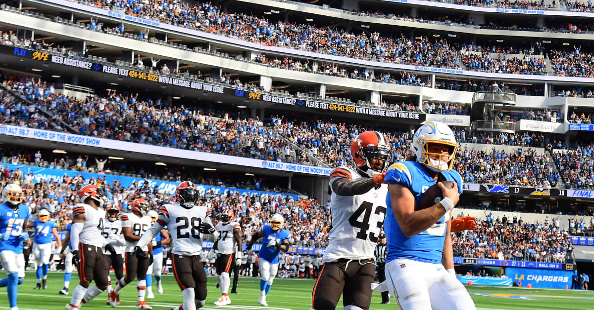 PHOTOS: Chargers bolt past Browns, 47-42