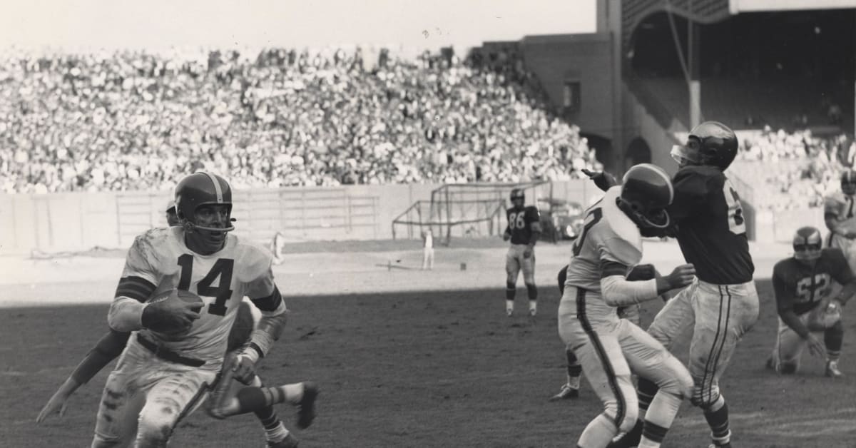 Otto Graham  Cleveland Browns, Pro Football Hall of Fame, NFL