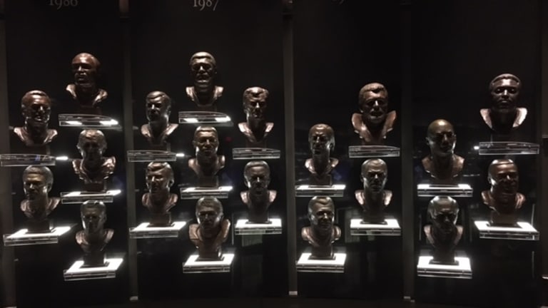 NFL Hall Of Fame Odds Paint Picture Of Potential 2022 Class Of Inductees –