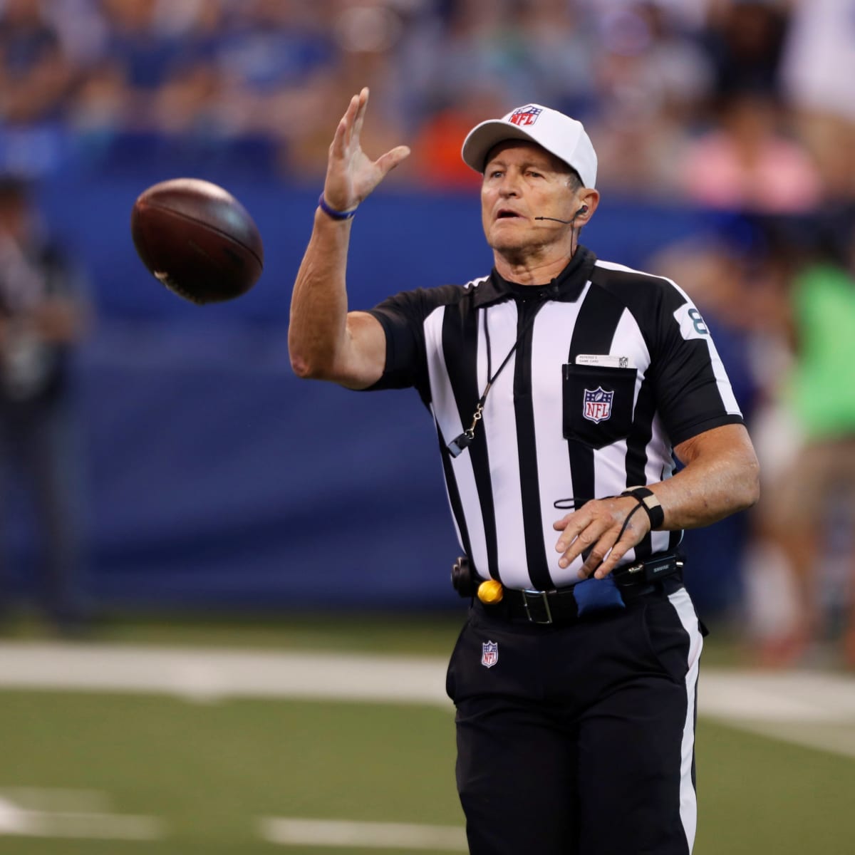 Ed Hochuli retires after 28 years in NFL