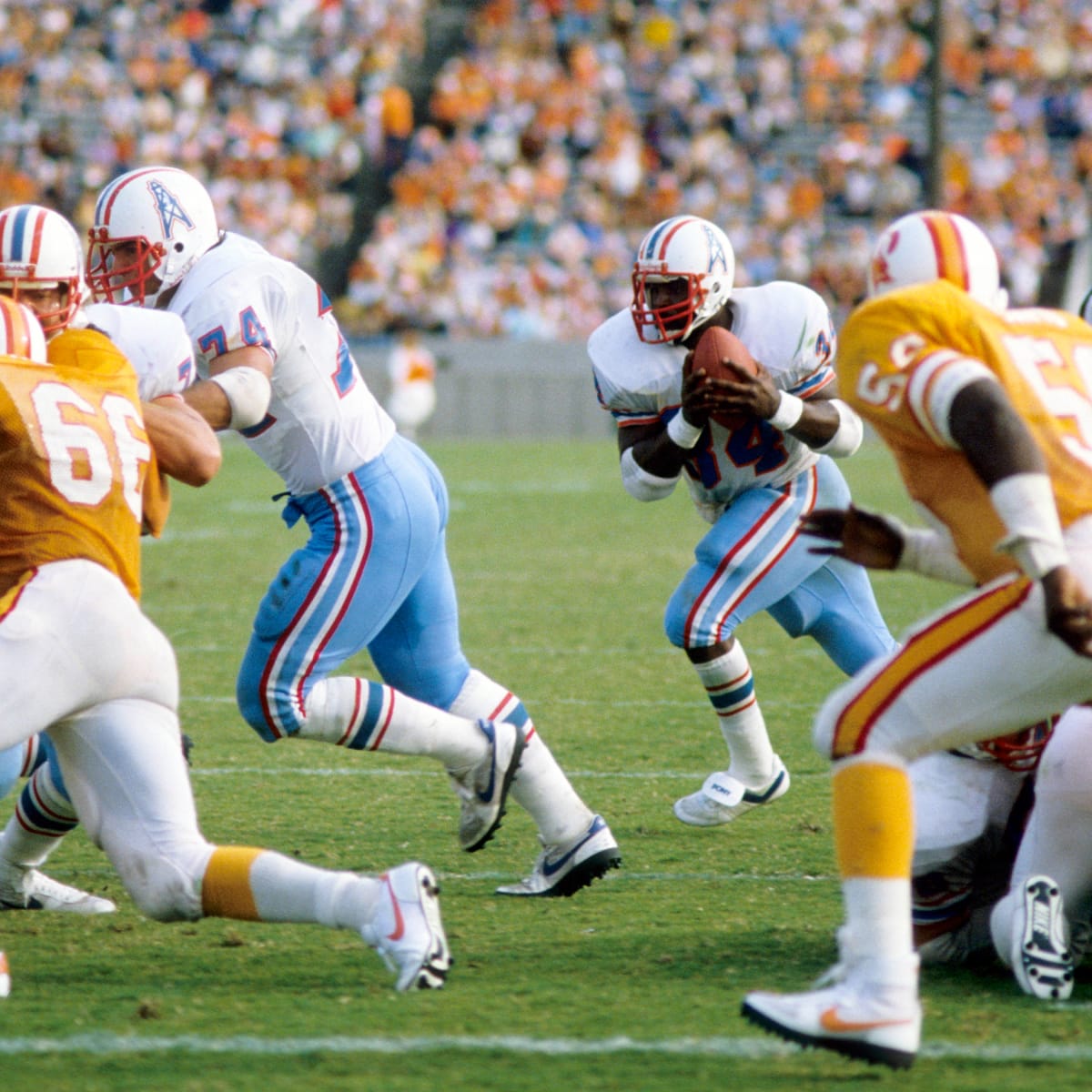 Pro Football Journal: The Titans' Oilers Throwbacks Are Terrific