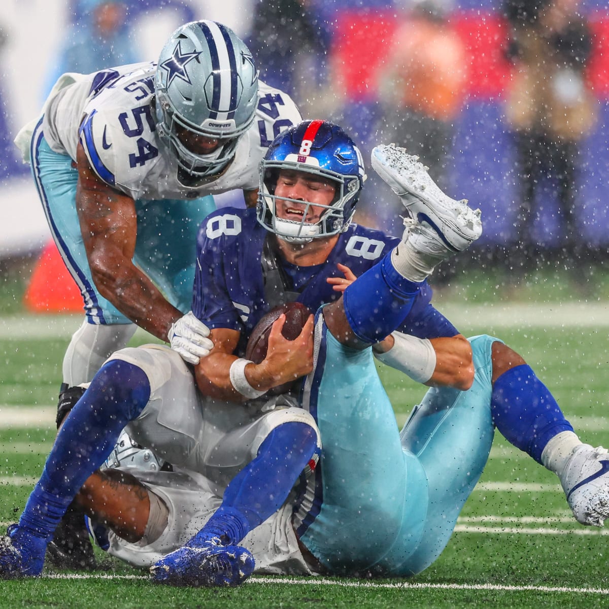 Dak Prescott's girlfriend makes bold jacket statement in Cowboys' big win