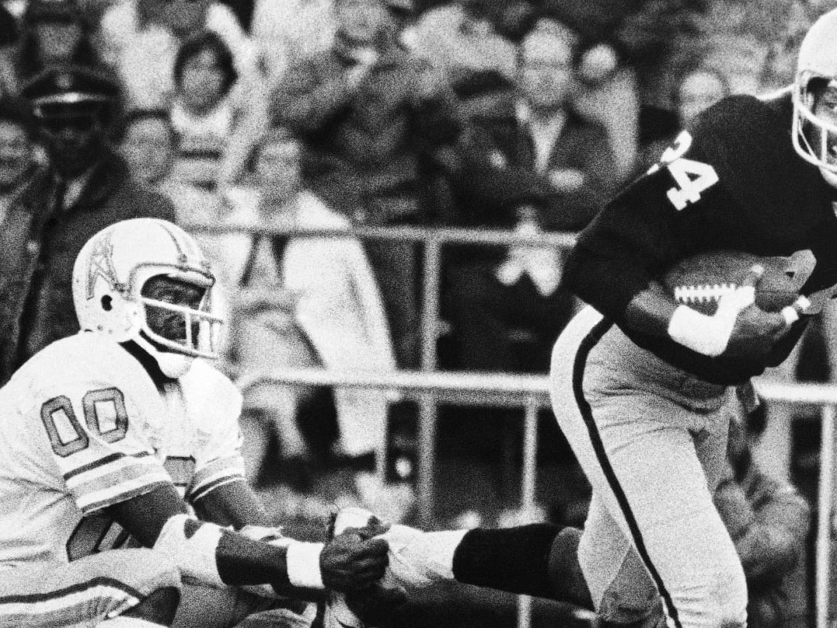 Willie Brown, Hall of Fame Defensive Back With Raiders, Dies at 78