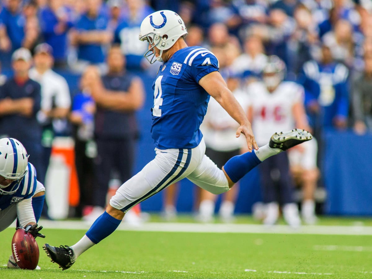 A Small, Funny Adam Vinatieri Moment Before He Became the Kicker King of  the Big Moment