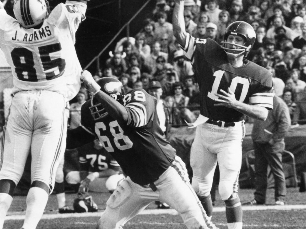 Fran Tarkenton - OK, all my Minnesota Vikings and New York Giants faithful:  Who's it gonna be tonight on Monday Night Football? #MNF #Vikings #Giants  #NFL