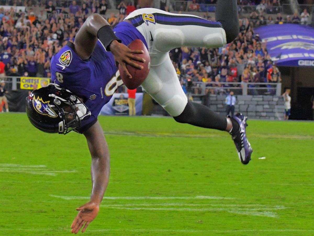 Ravens can tie record with 43rd straight 100-yard rush game