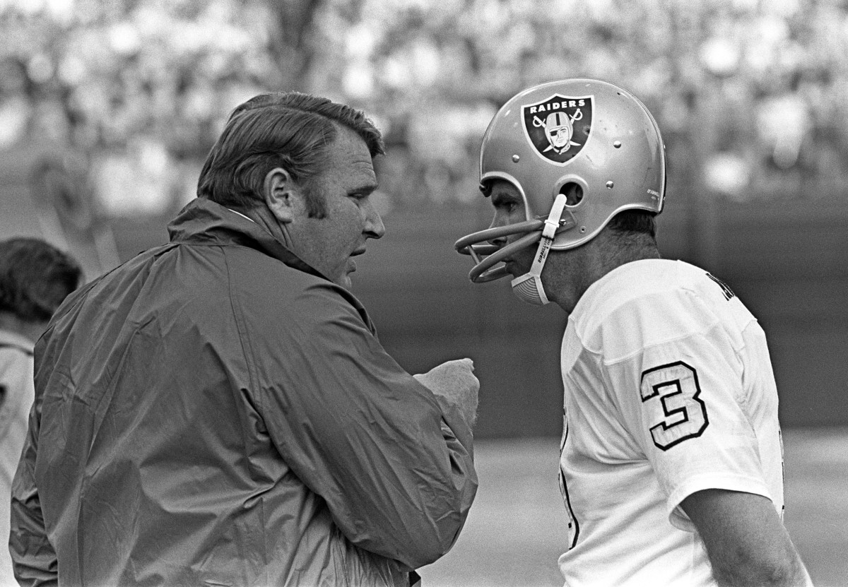 Daryle Lamonica back in Buffalo to Lead the Charge