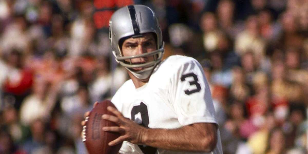 In Memoriam: Daryle Lamonica